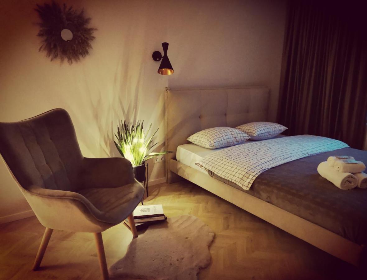 Cosy Old Town Apartment Klaipėda Exterior foto